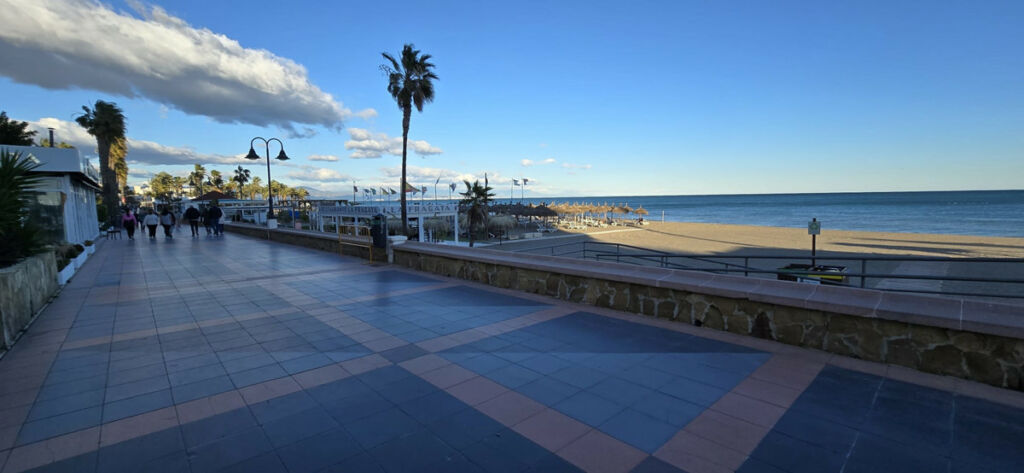 Middle Floor Apartment La Carihuela Málaga - image 18