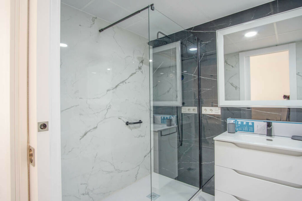Middle Floor Apartment Benidorm Alicante - image 18