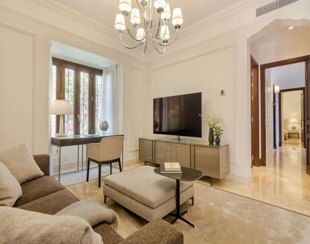 Detached Villa Sierra Blanca Málaga - image 18