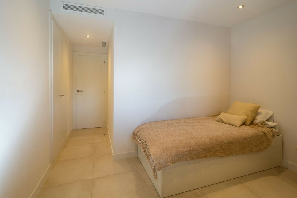 Middle Floor Apartment Selwo Málaga - image 18