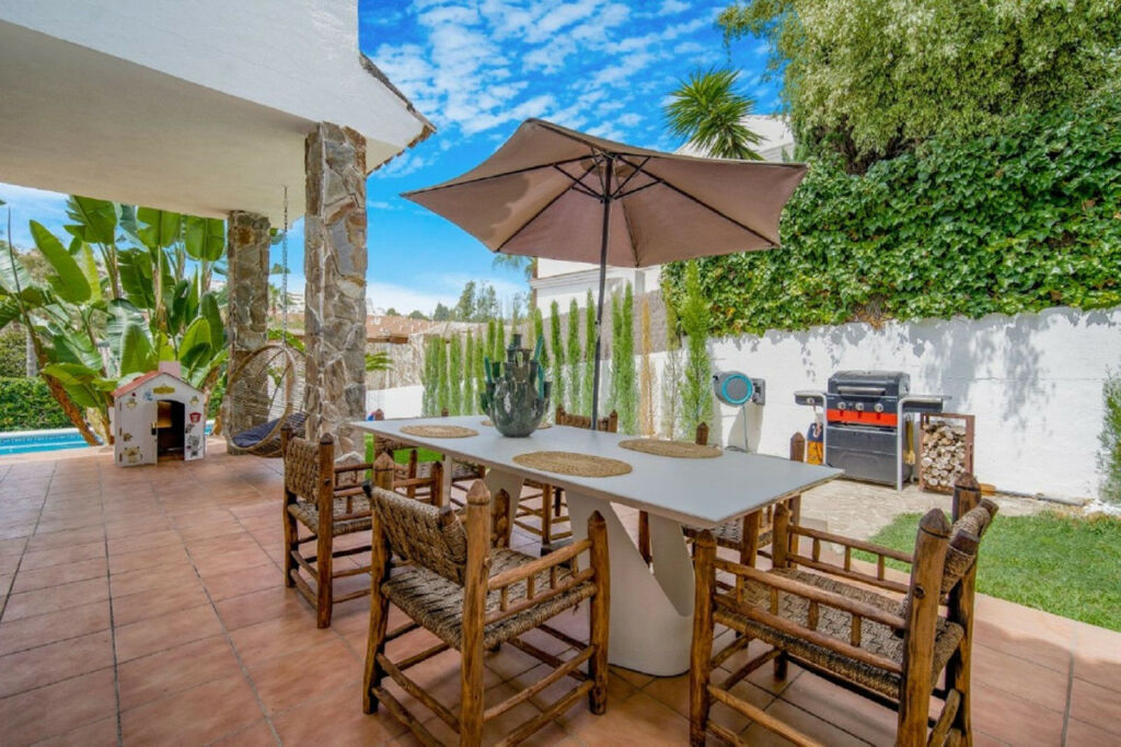 Detached Villa Nueva Andalucía Málaga - image 18