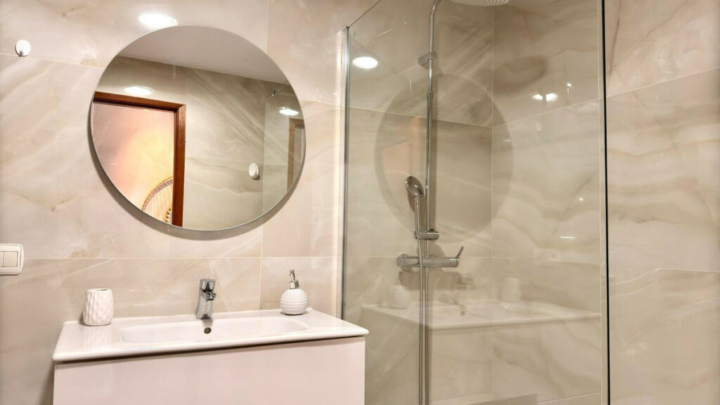 Middle Floor Apartment Benidorm Alicante - image 18