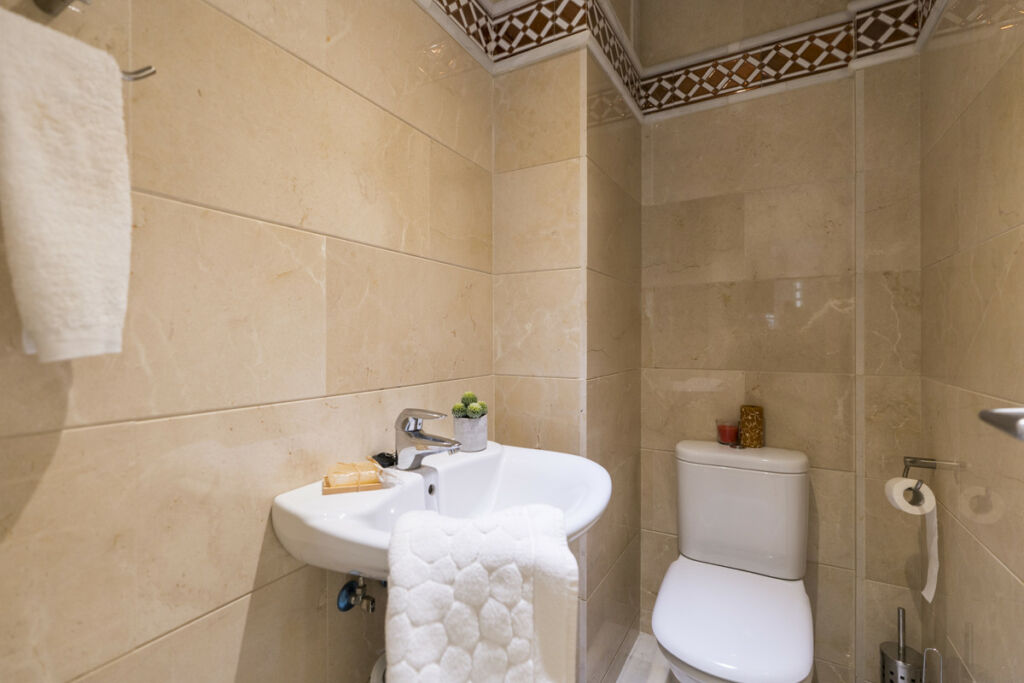 Middle Floor Apartment Nueva Andalucía Málaga - image 19