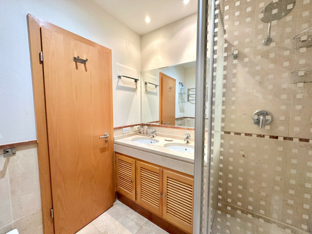 Middle Floor Apartment Puerto Banús Málaga - image 20
