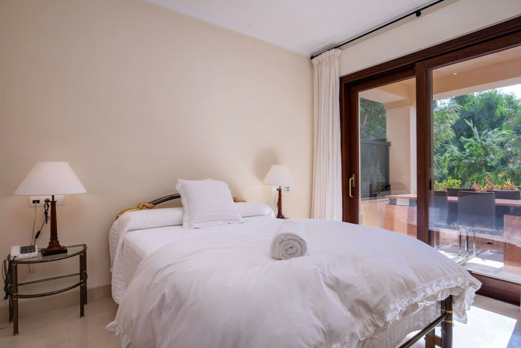 Detached Villa Los Arqueros Málaga - image 17