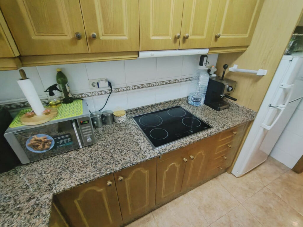 Middle Floor Apartment Torrevieja Alicante - image 19