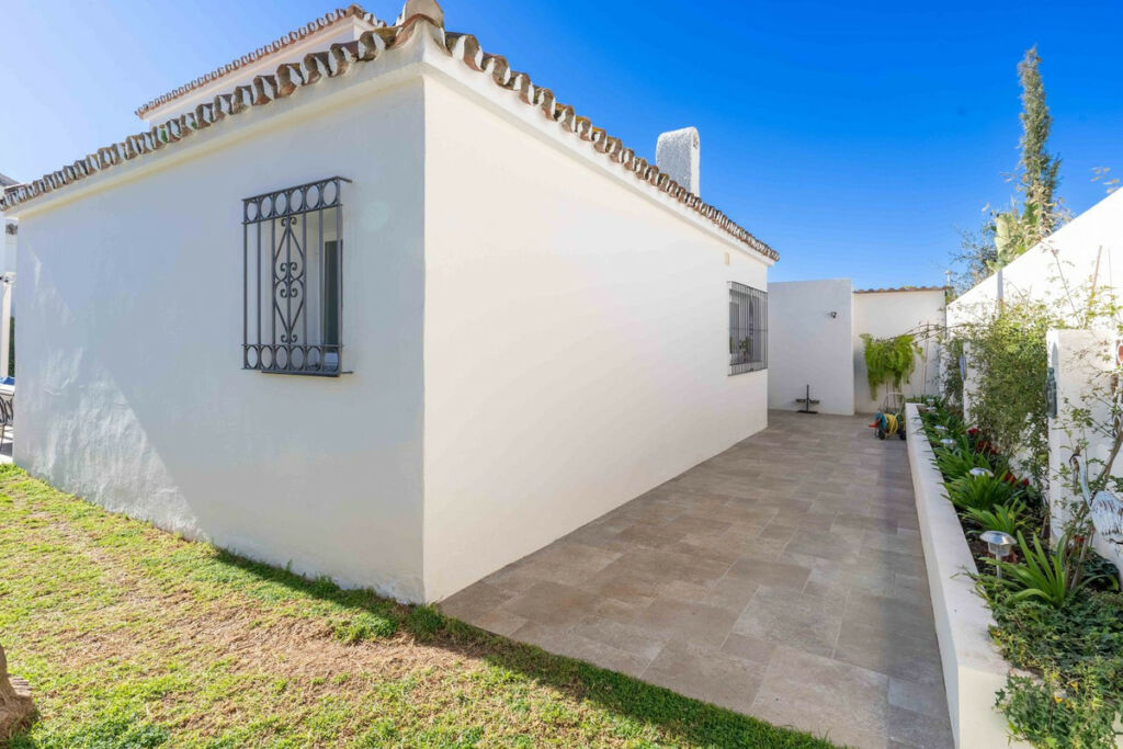 Detached Villa San Pedro de Alcántara Málaga - image 19