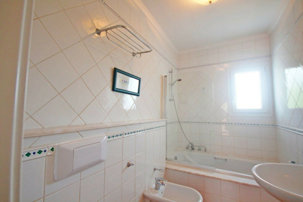 Detached Villa Moraira Alicante - image 19