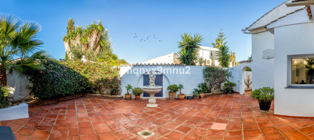 Detached Villa El Chaparral Málaga - image 22