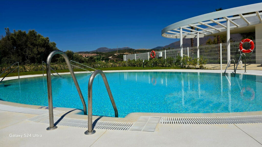 Middle Floor Apartment Estepona Málaga - image 20
