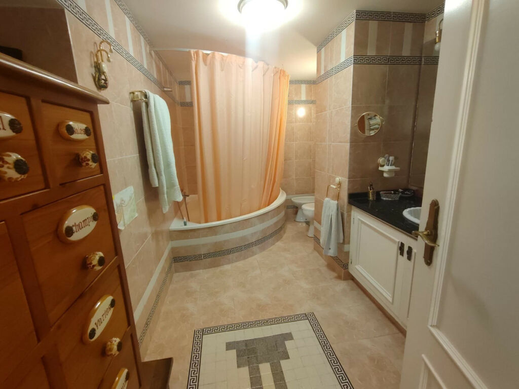 Middle Floor Apartment Torrevieja Alicante - image 19