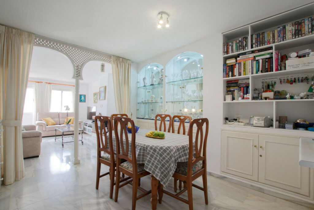 Penthouse Calahonda Málaga - image 19