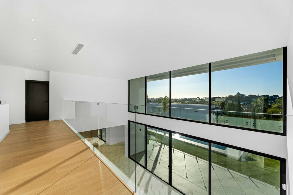 Detached Villa Benahavís Málaga - image 10