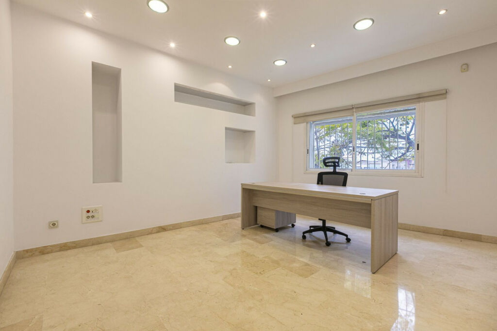 Warehouse Marbella Málaga - image 19