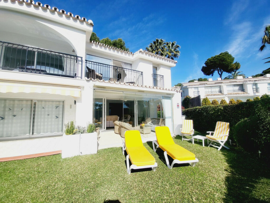 Townhouse Miraflores Málaga - image 2