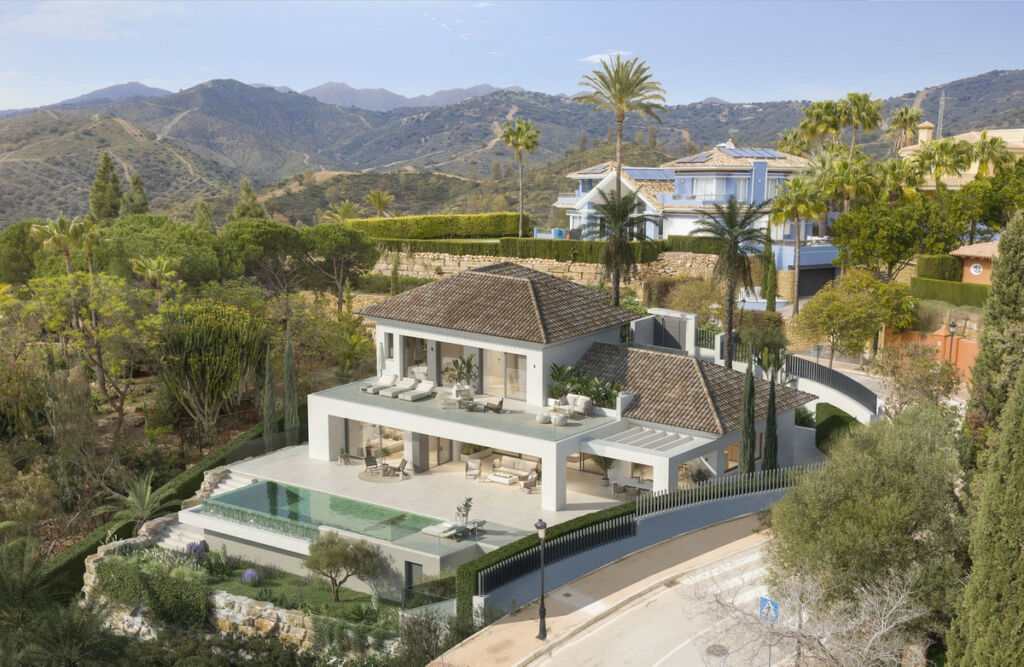 Detached Villa Elviria Málaga - image 22