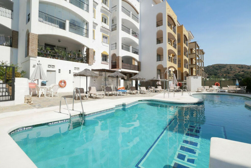 Ground Floor Apartment Calahonda Málaga - image 2
