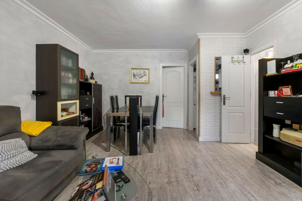 Townhouse Torrevieja Alicante - image 2
