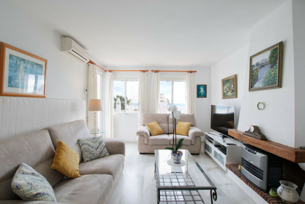 Penthouse Calahonda Málaga - image 2