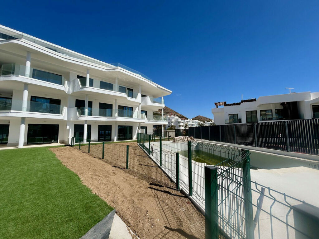 Ground Floor Apartment Fuengirola Málaga - image 2