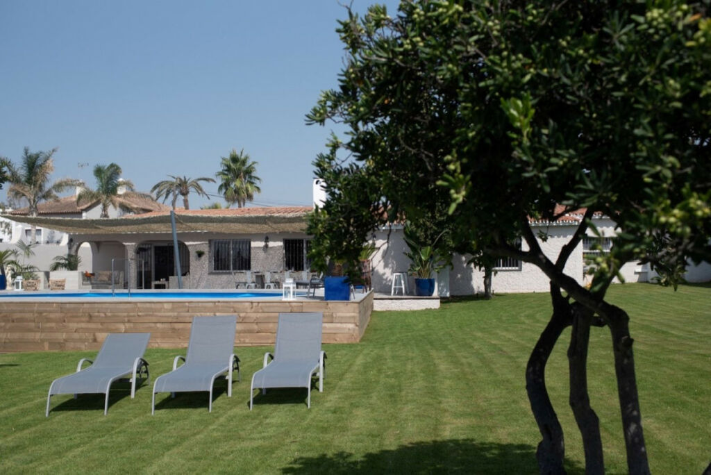 Detached Villa San Pedro de Alcántara Málaga - image 2