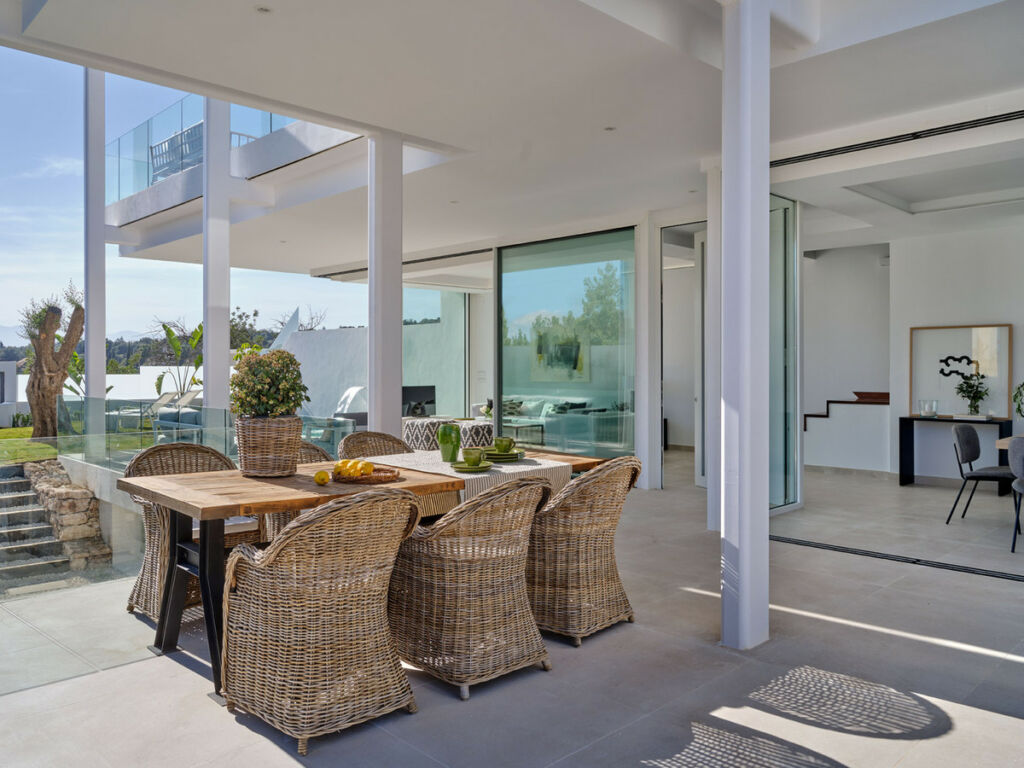 Detached Villa Marbella Málaga - image 2