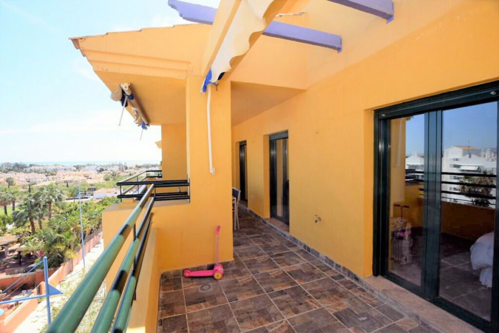 Middle Floor Apartment San Pedro de Alcántara Málaga - image 2