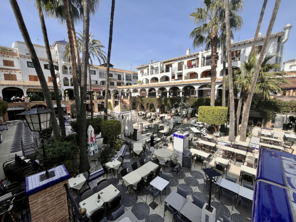 Ground Floor Apartment Villamartin Alicante - image 2