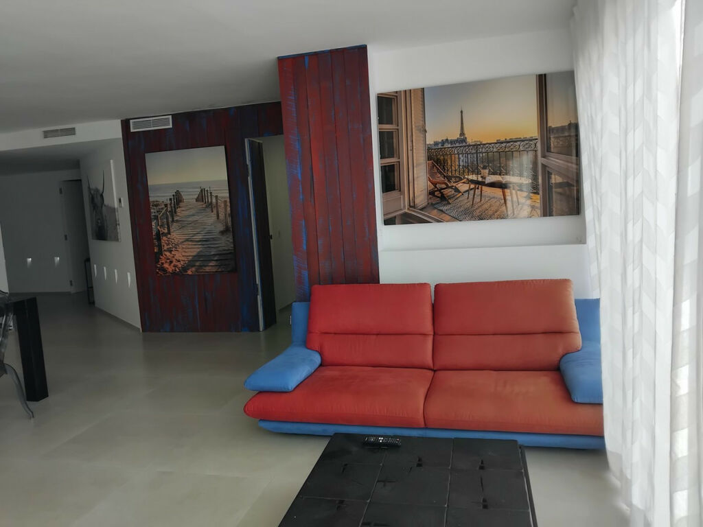 Middle Floor Apartment Puerto Banús Málaga - image 2