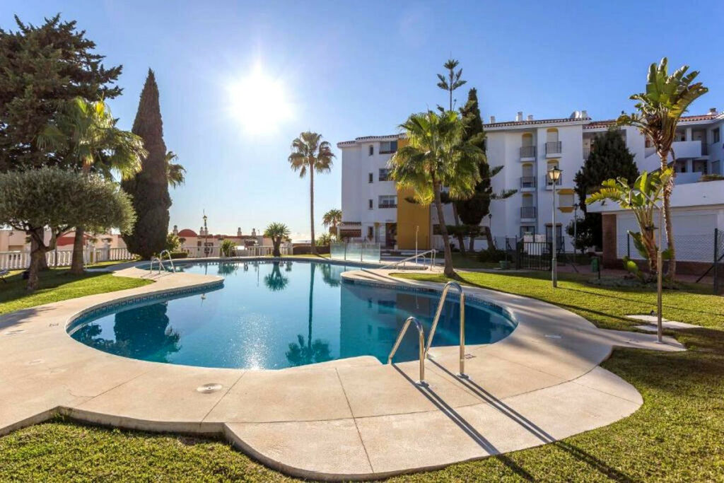 Ground Floor Apartment Riviera del Sol Málaga - image 2