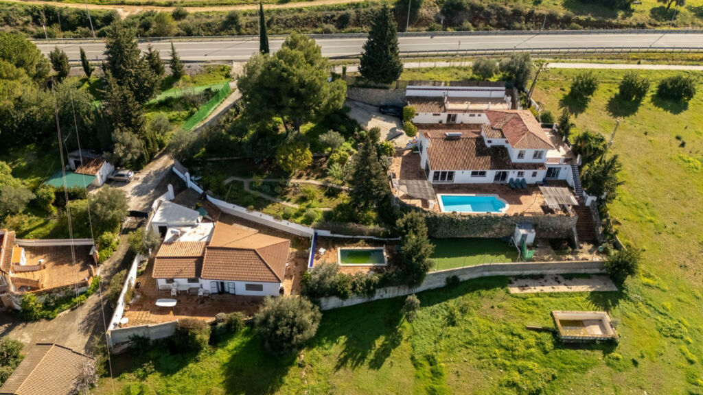 Detached Villa Alhaurín el Grande Málaga - image 2