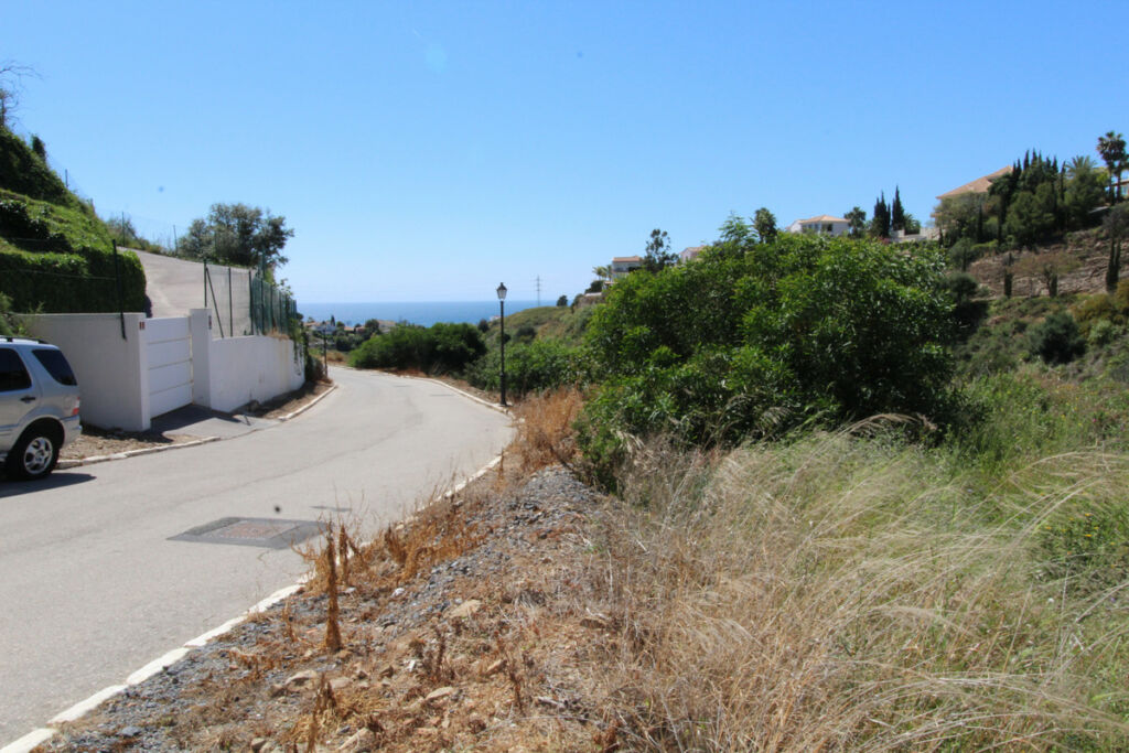 Residential Plot El Rosario Málaga - image 2