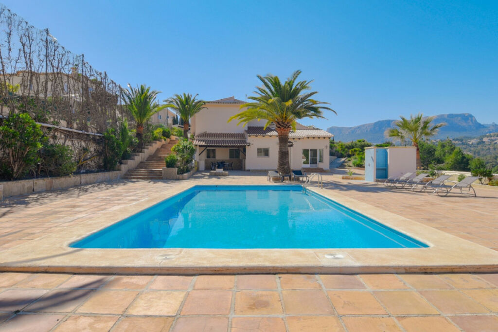 Detached Villa Calpe Alicante - image 2