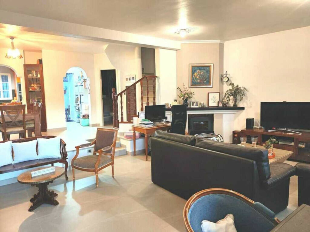 Townhouse Istán Málaga - image 2