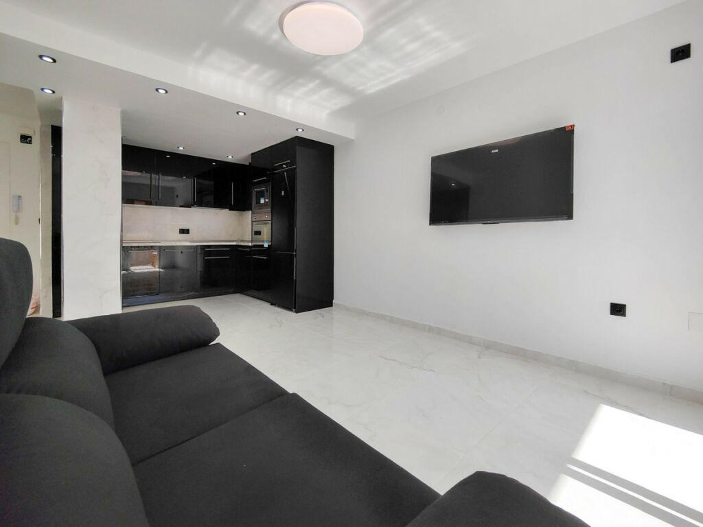 Middle Floor Apartment Punta Prima Alicante - image 2