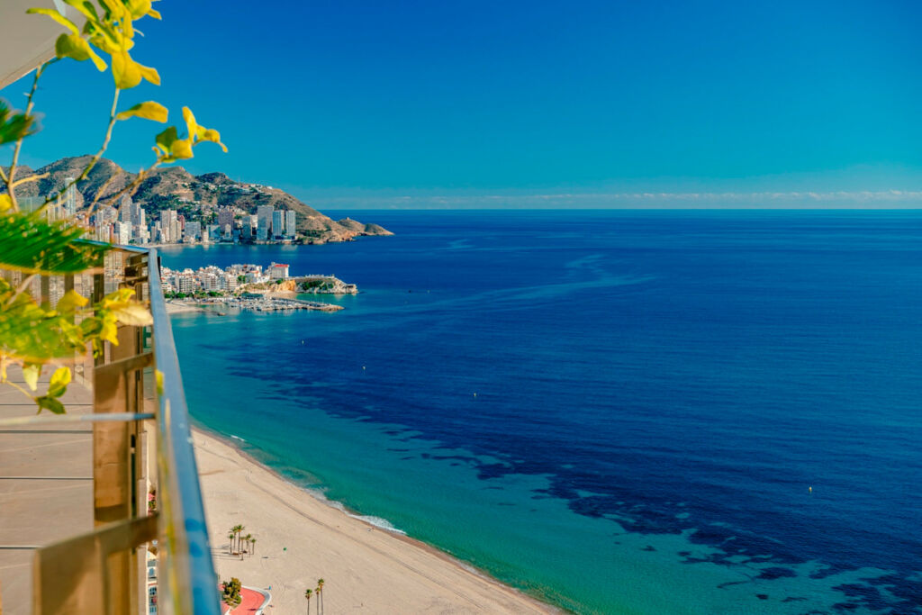 Middle Floor Apartment Benidorm Alicante - image 2