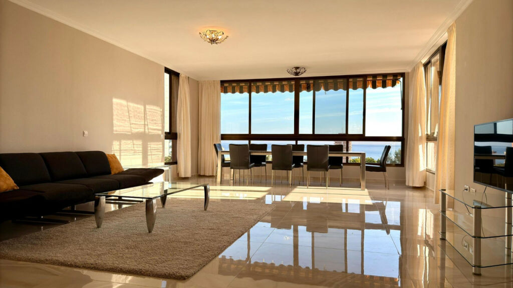 Middle Floor Apartment Benidorm Alicante - image 2