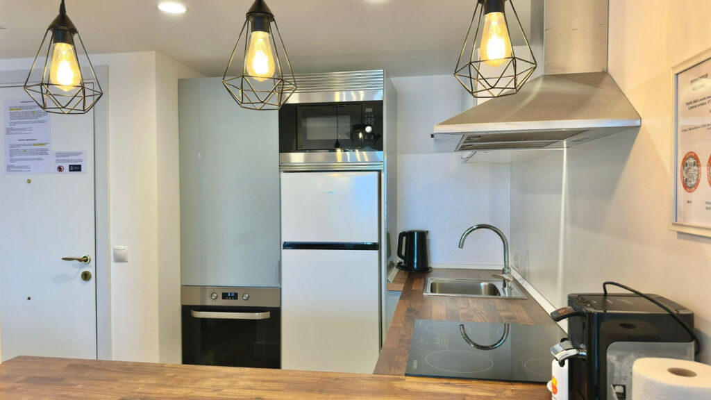 Middle Floor Apartment Benidorm Alicante - image 2