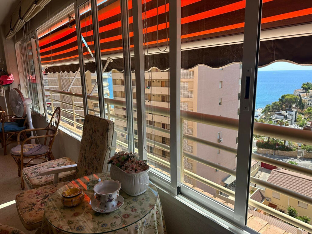 Middle Floor Apartment Benidorm Alicante - image 2