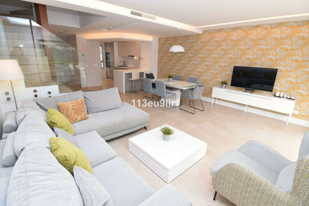 Townhouse La Cala Golf Málaga - image 2