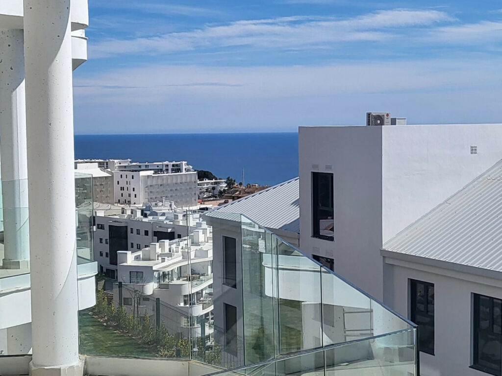 Middle Floor Apartment Fuengirola Málaga - image 2