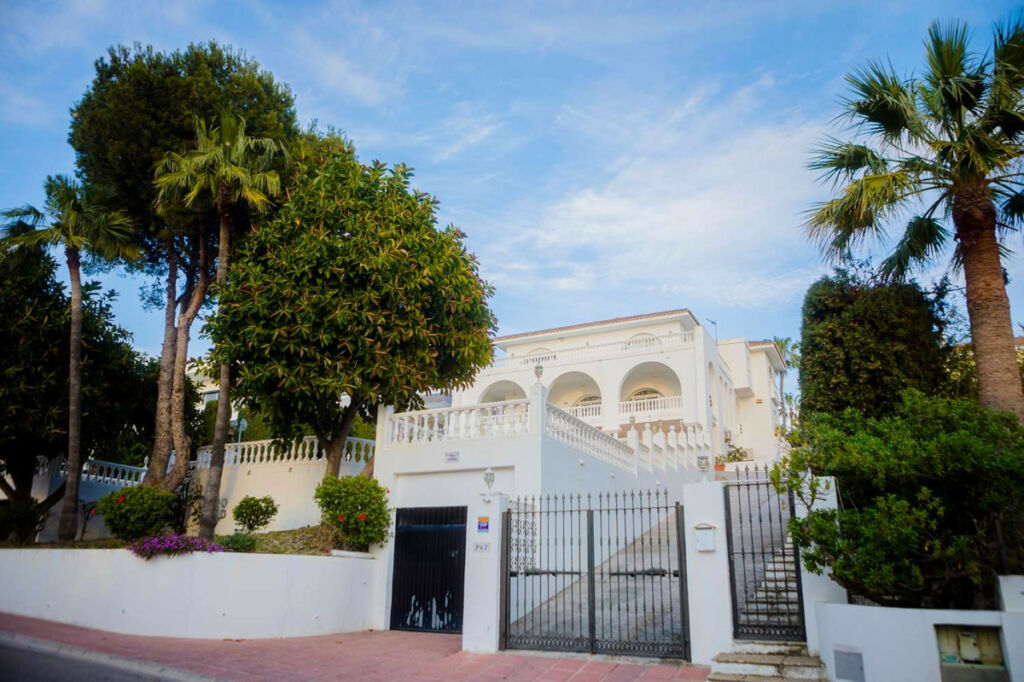 Detached Villa Benalmadena Málaga - image 3