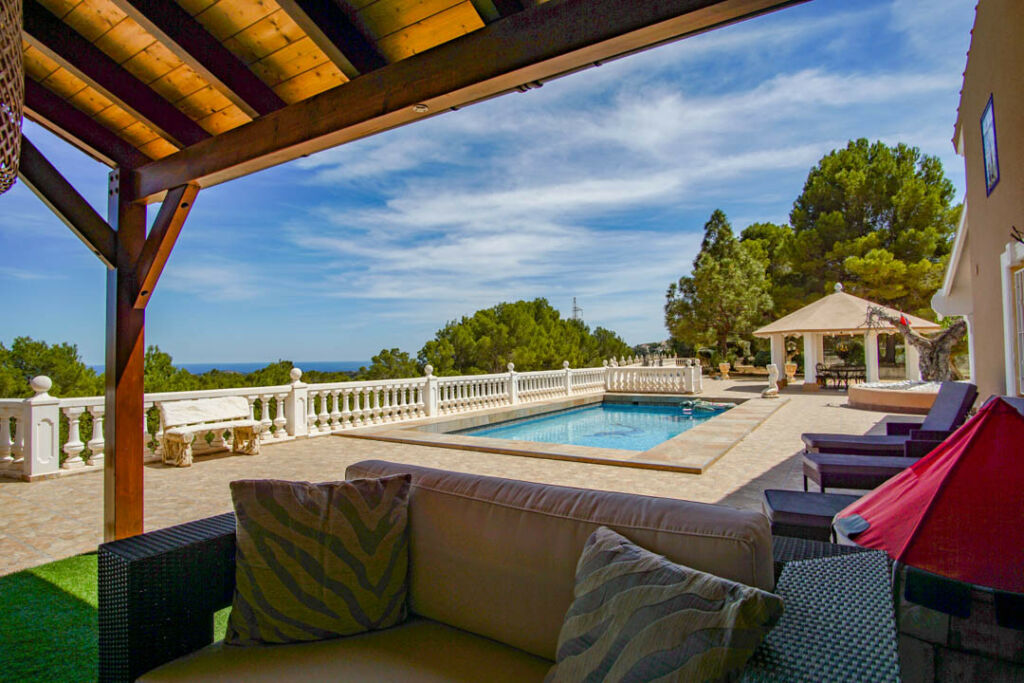 Detached Villa La Nucia Alicante - image 2