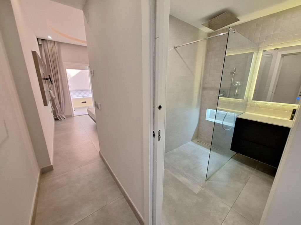 Middle Floor Apartment Bel Air Málaga - image 19