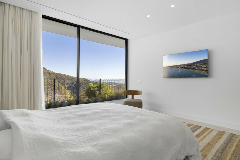 Detached Villa Benahavís Málaga - image 32