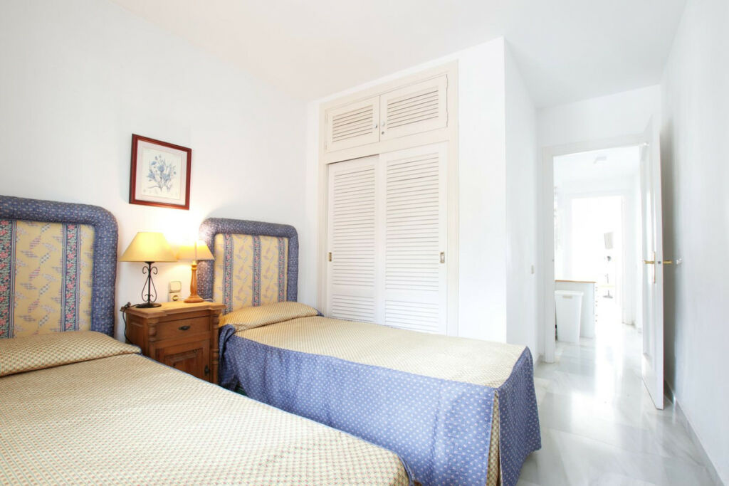 Penthouse Calahonda Málaga - image 20