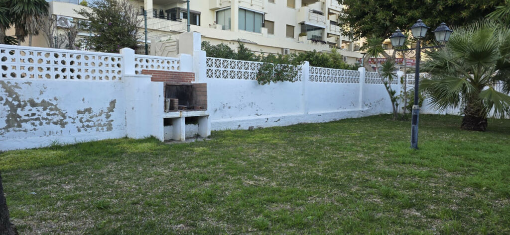 Middle Floor Apartment La Carihuela Málaga - image 20