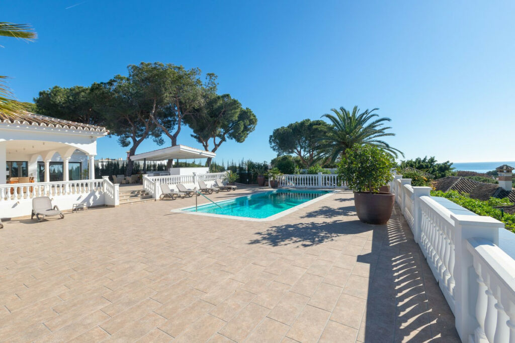 Detached Villa Elviria Málaga - image 22