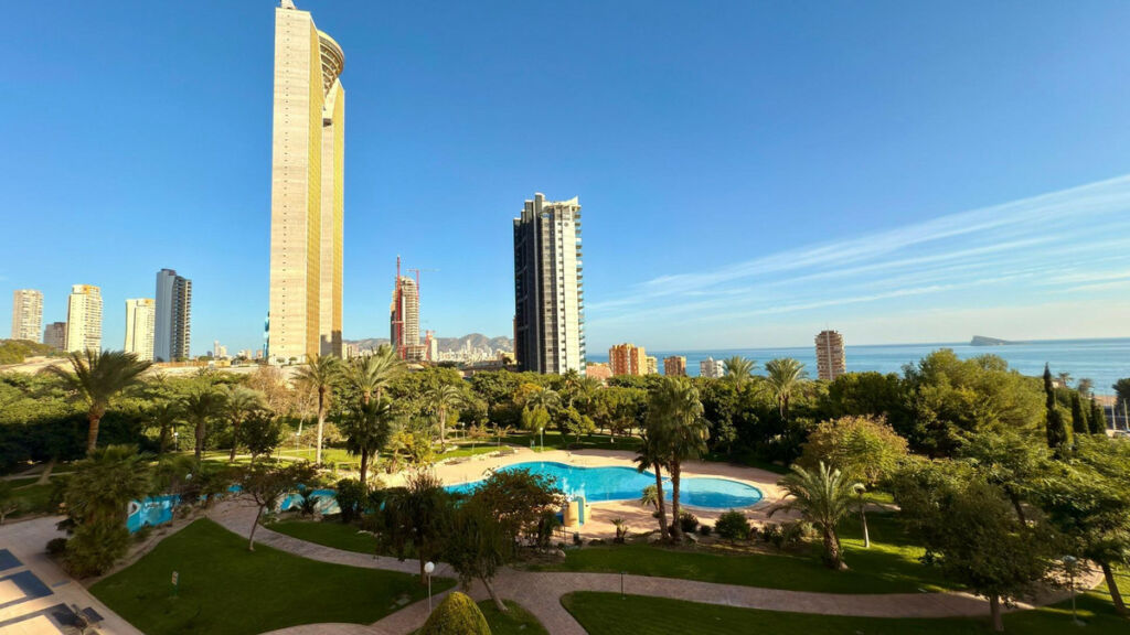 Middle Floor Apartment Benidorm Alicante - image 20