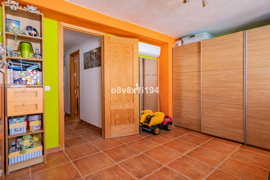 Detached Villa Pizarra Málaga - image 20